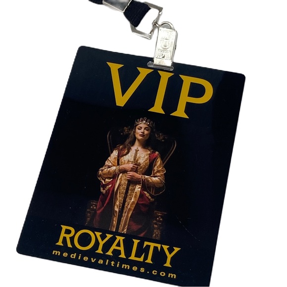 Lot of LANYARD pass VIP ROYALTY Medieval times pass and Medieval times Flag - Picture 4 of 17